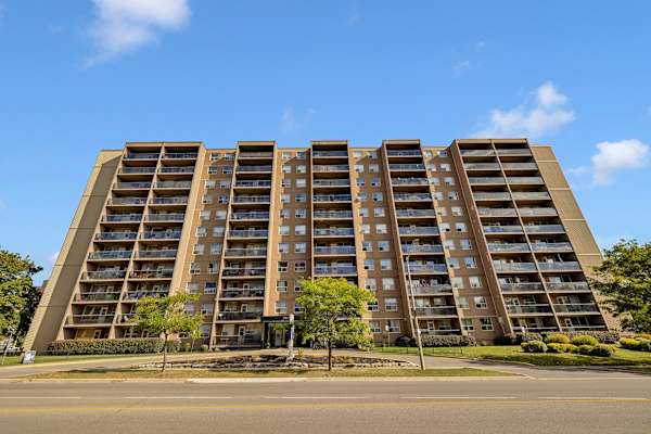 Dixie Square Apartments property